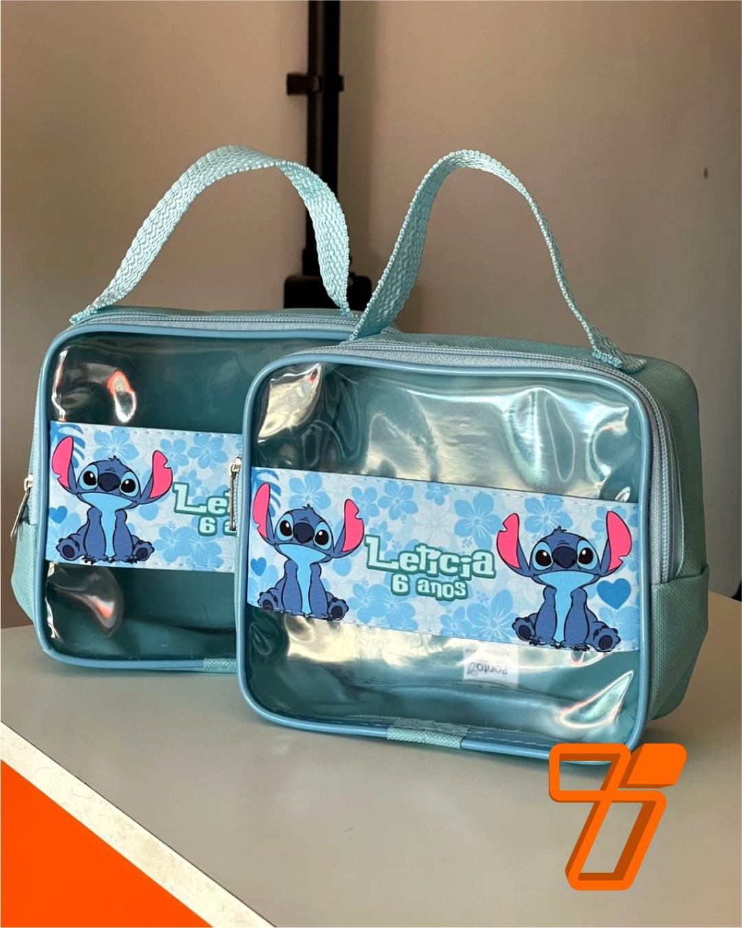 Maletinha nylon com visor na frente - 20x15cm