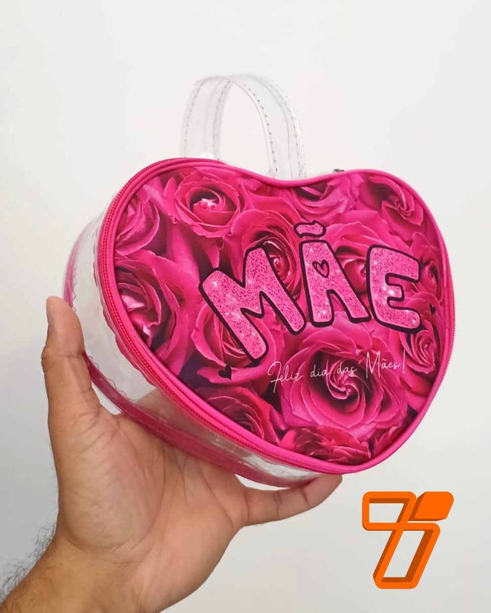 Necessaire transparente formato coração com alça - 22x17cm